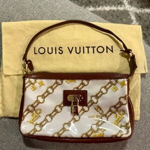 Louis Vuitton White and Gold Chain Vintage Bag ( Authentic )